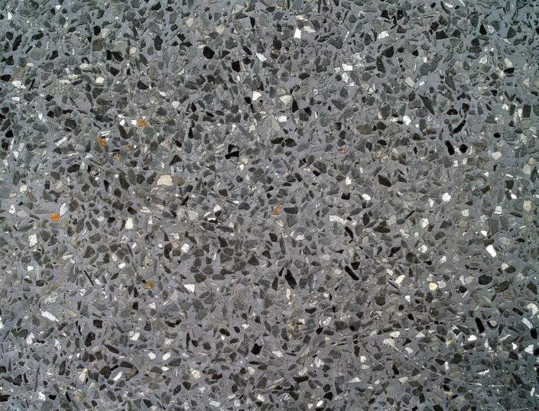 Béton poli à Valdériès : technique authentique sans résine
